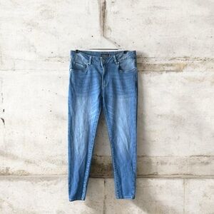 Tahari Women's Light Blue Skinny Jeans